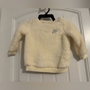 Cute Nike infant size 9 mo cream long sleeve sweatshirt